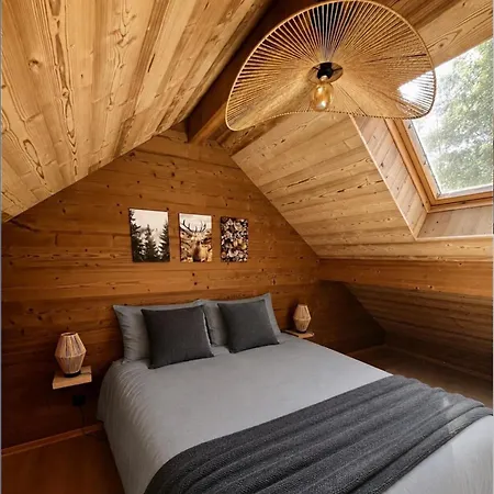 Exceptional Chalet, Sauna, & Center Within Walking Distance