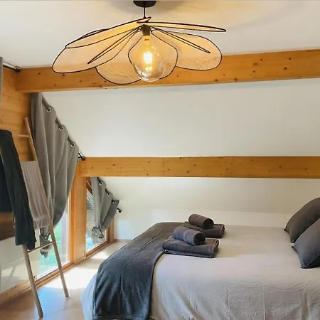 Exceptional Chalet, Sauna, & Center Within Walking Distance *